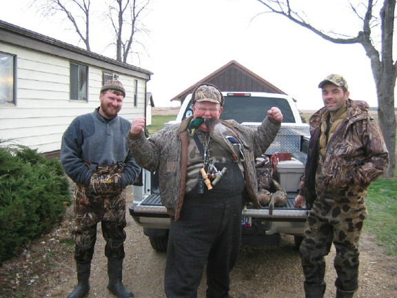 Big Carl gettin CRAZY on a greenhead.